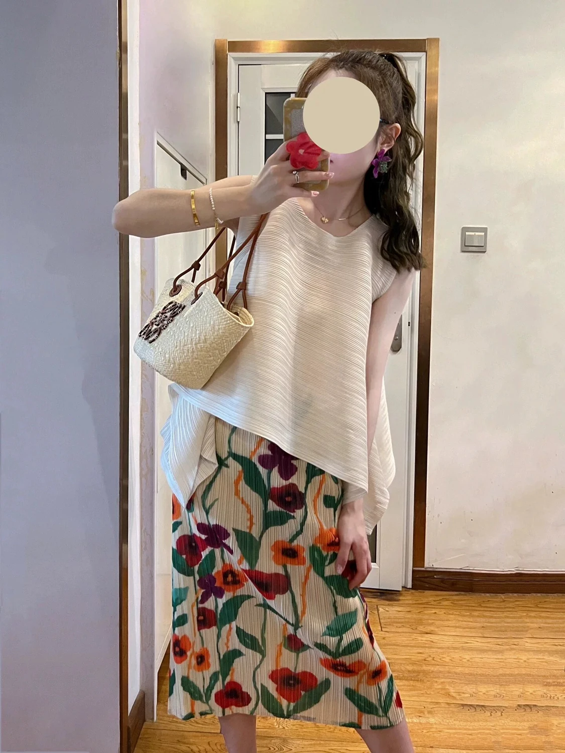 Asymmetrical Sleeveless round Neck Pleated Slimming Top Three Houses Style Korean Version Summer Polyester Fiber Dry Cleaning
