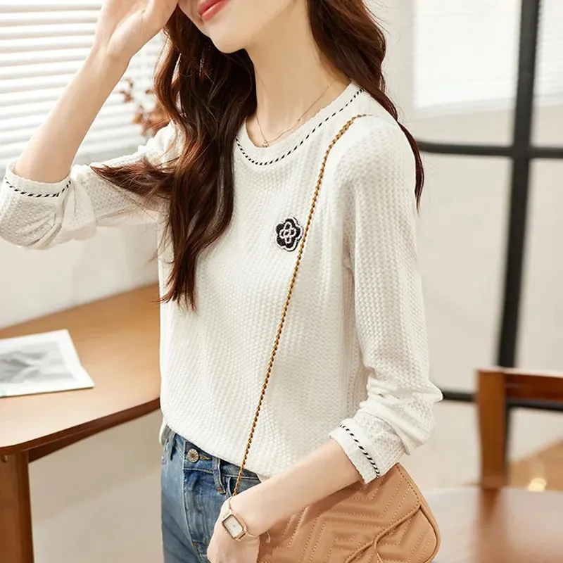 2024 Women Pullover Knitted Sweater Coat Autumn Female Long Sleeved Knitting Jacket Ladies Fashion Round Neck Undershirt Outwear