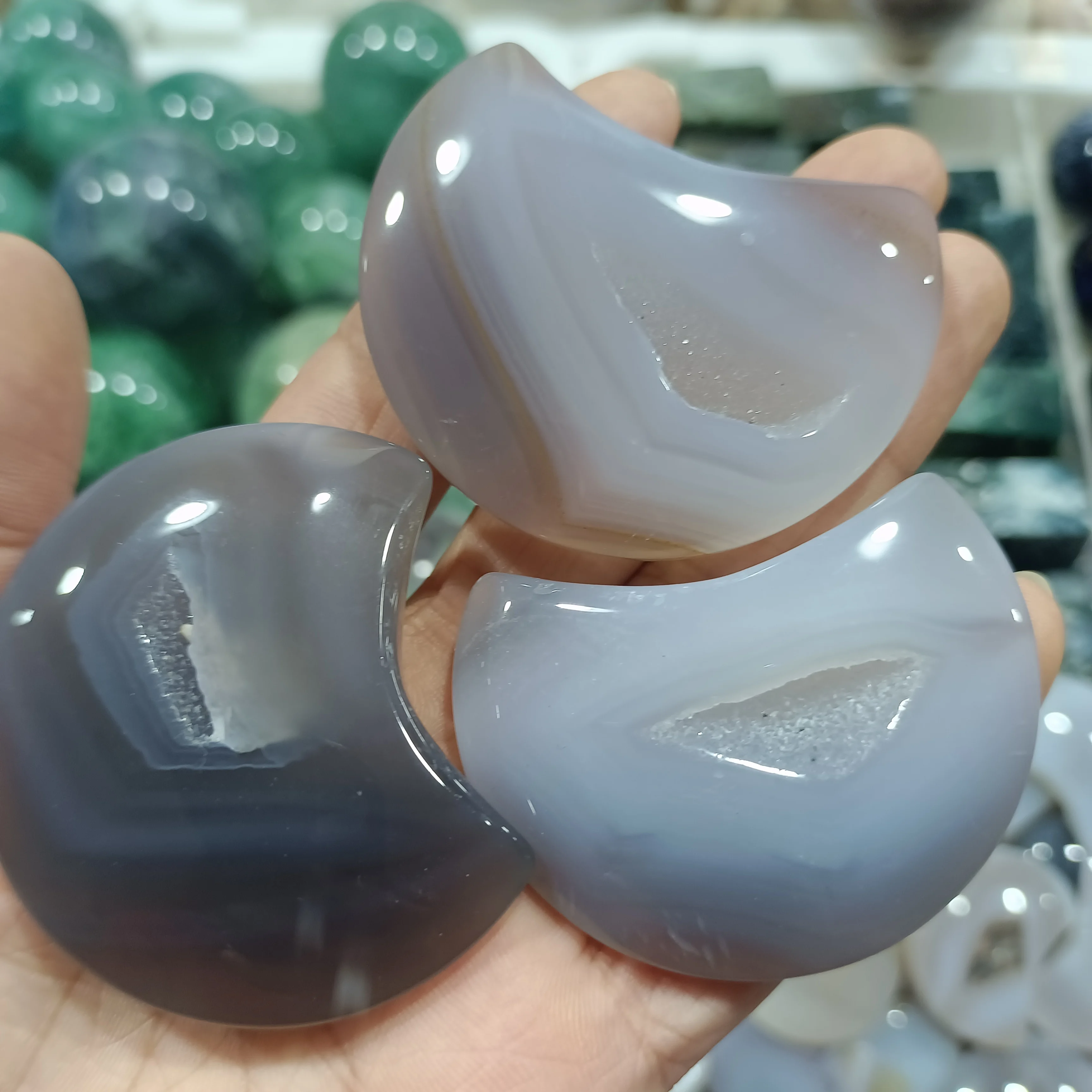 Natural Agate Jade Hand Carved Moon Crystal Energy Ore Home Decoration Gifts Mineral Reiki Healing Ornaments 55-60mm