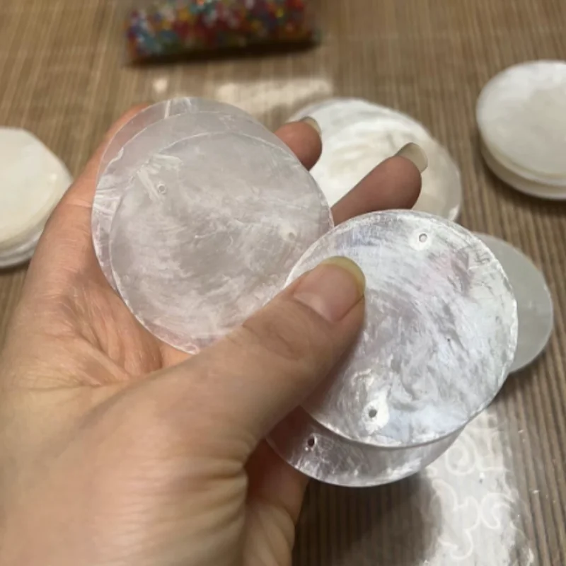 100pcs 5cm DIY White Capiz Shell with Two Holes Sea Shell Bulk Capiz Shells for Decor DIY Wind Chimes & Crafts Jewellery Accesso