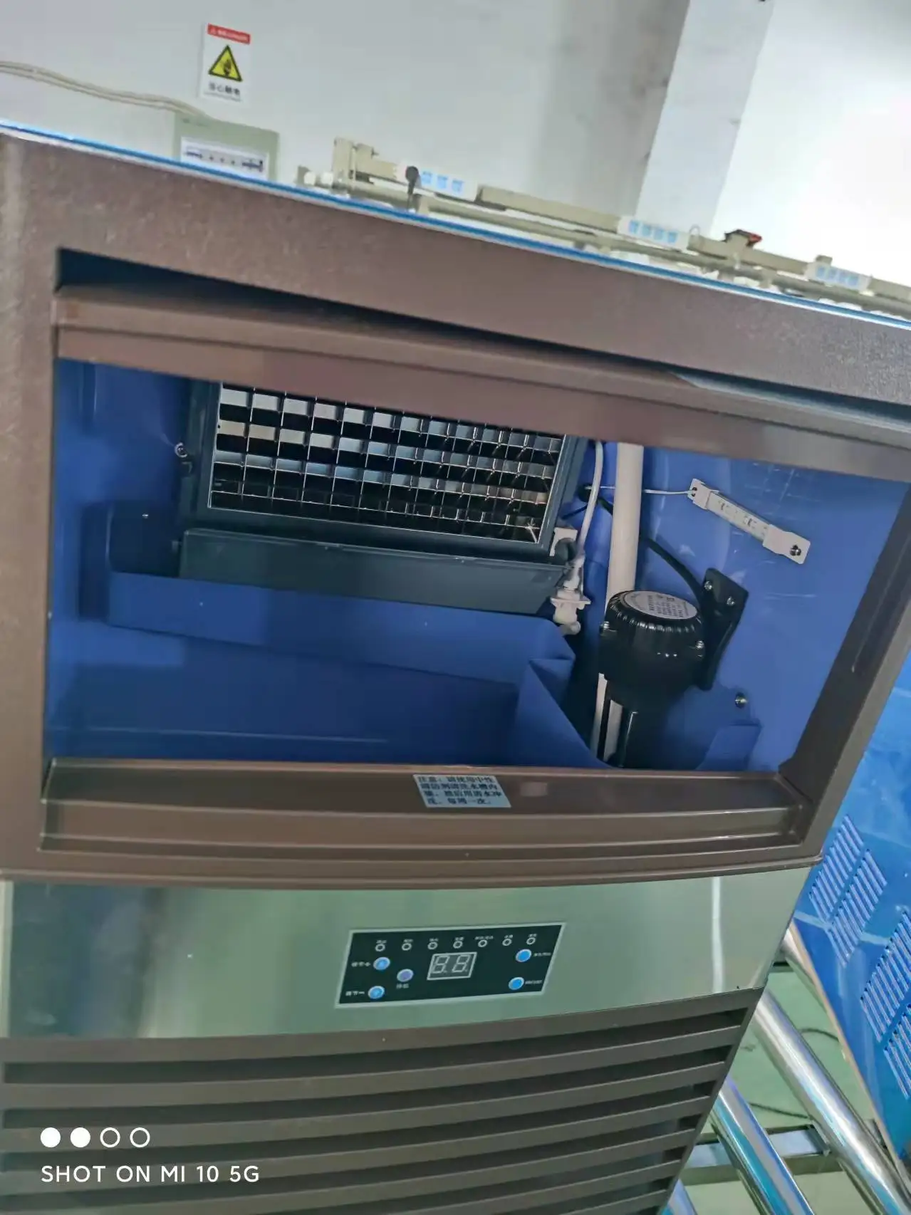 เครื่องทำน้ำแข็งสแตนเลส 120 กก. สำหรับร้านอาหาร บ้าน และธุรกิจ ราคาโรงงาน