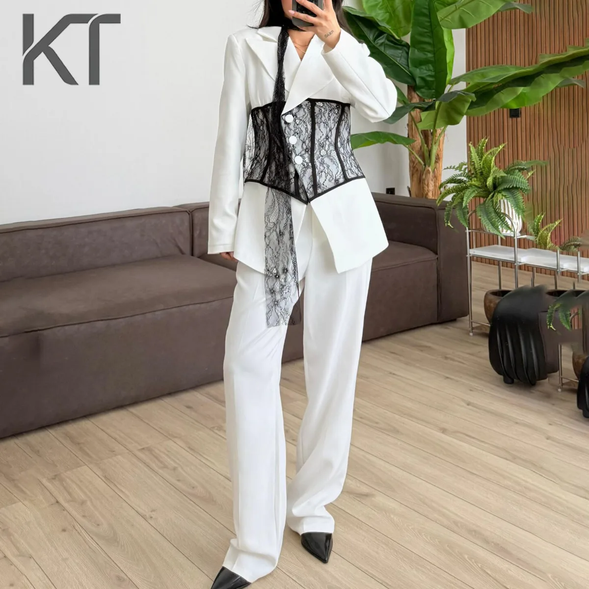 

Новый женский белый блейзер KT 2026 с черным кружевным корсетом и широкими брюками, деловой и повседневный стиль