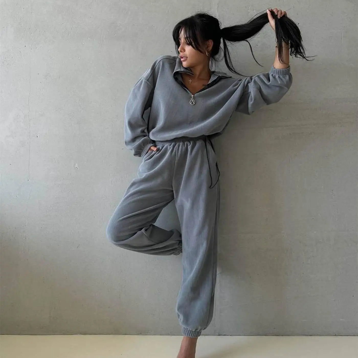 طقم سترة نسائي كاجوال مكون من قطعتين مجموعة خريف مريحة قابلة للتخفيف 9%-95% محتوى عالي الجودة