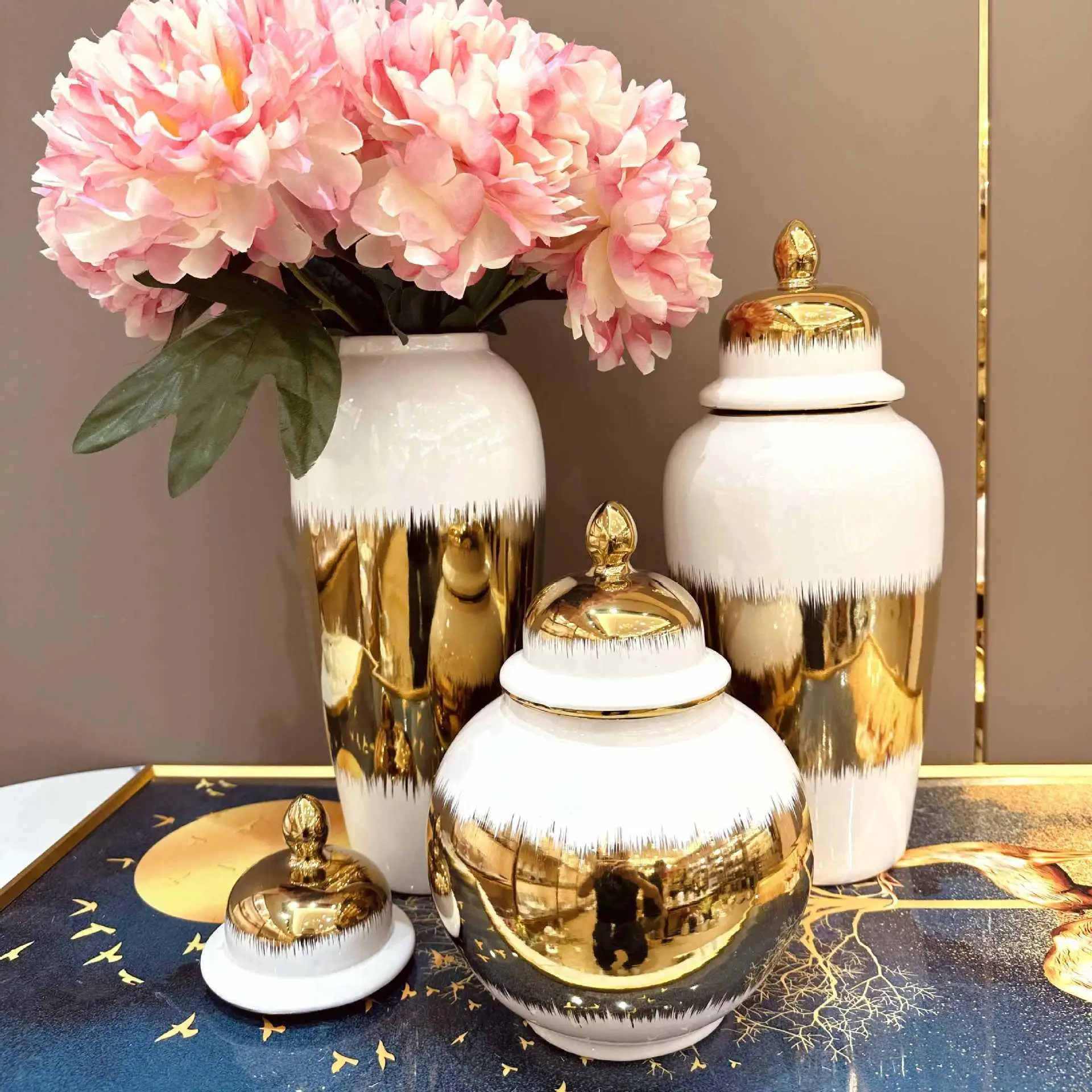 

Ремесла, предметы интерьера, украшения, рамка, гальваническое покрытие, храм, банка, керамика, европейский стандарт роскоши