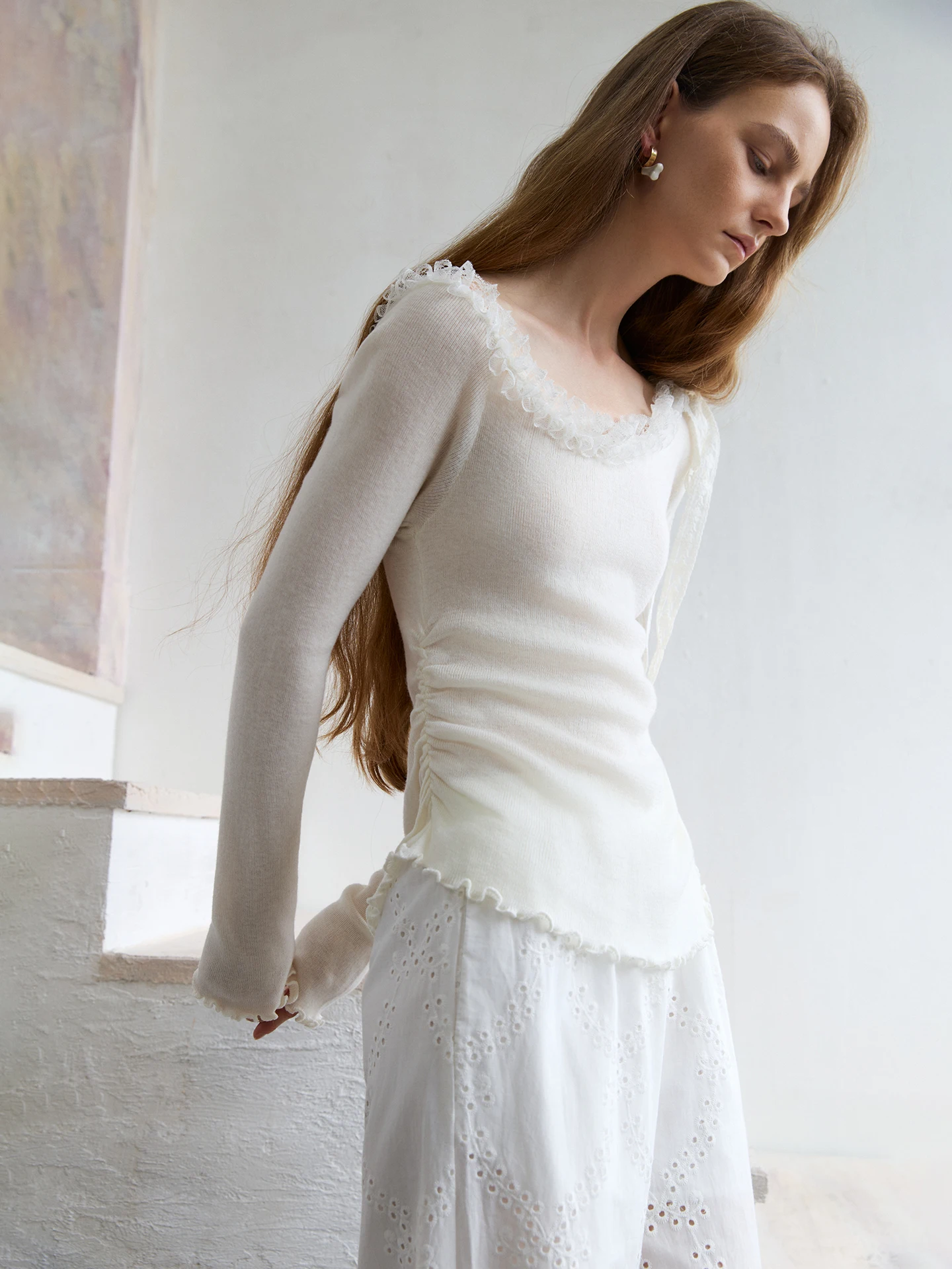 

Slizing Knitted Sweater with Lace Asymmetrical oulder Design And Wood Ear Trim for Women Soft Woolen Material Autumn Wear