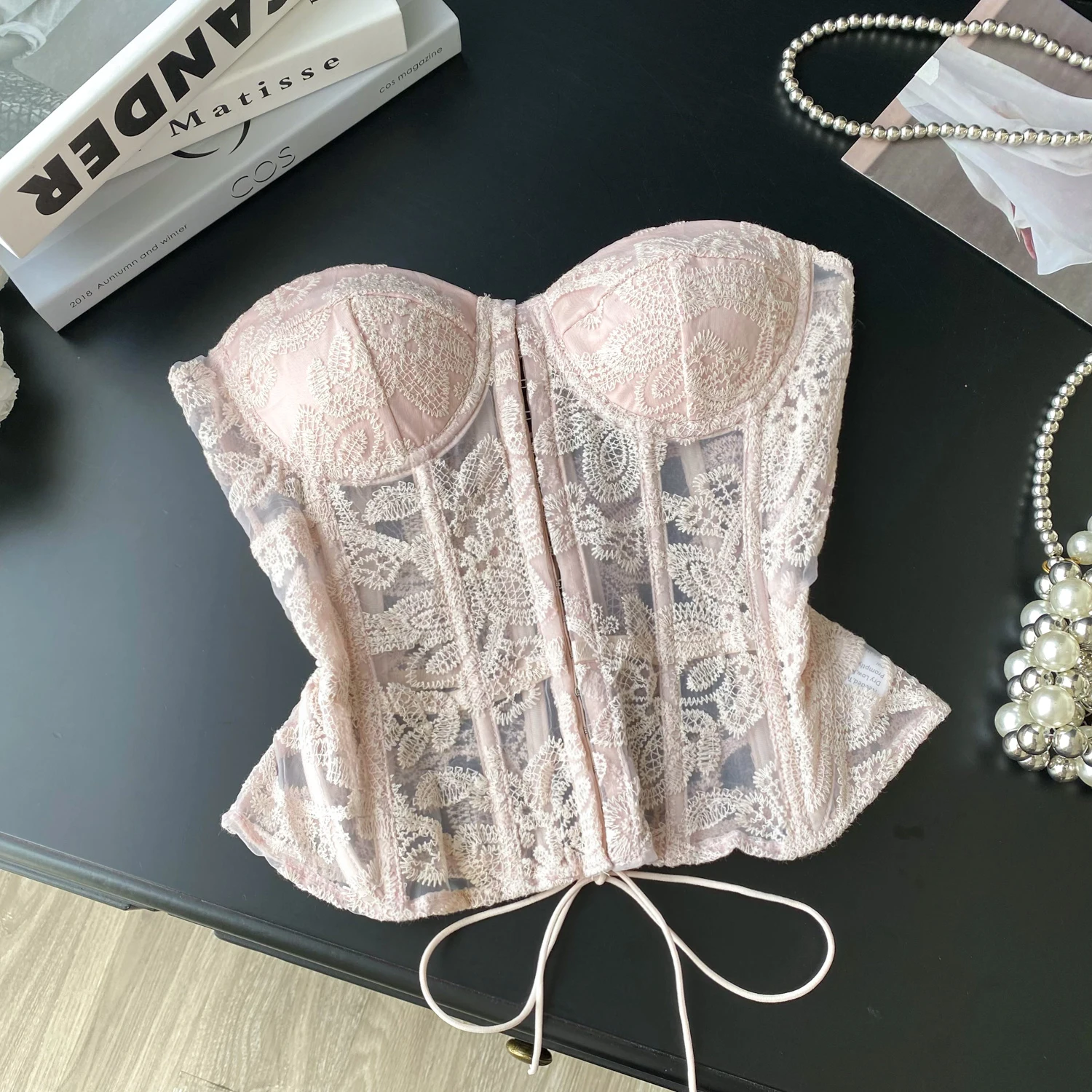 

Clothland женская сексуальная белая кружевная блузка на шнуровке с галстуком без бретелек рубашка без рукавов корсет тонкий шикарный укороченный топ Mujer WA390