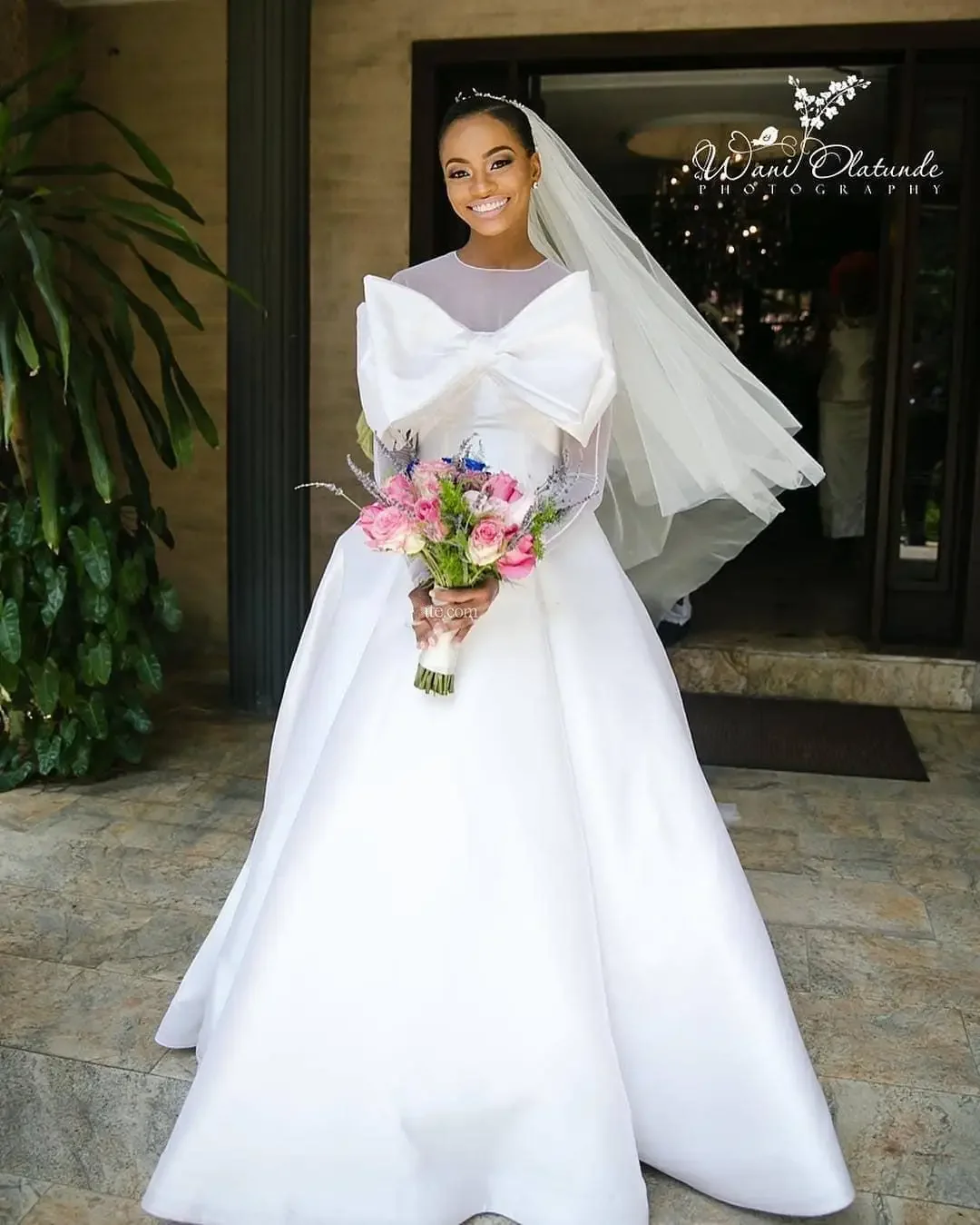 Customized Big Bow Garden A-Line Satin Wedding Dresses Floor Length Tulle Long Sleeves Cheap African Bridal Gowns