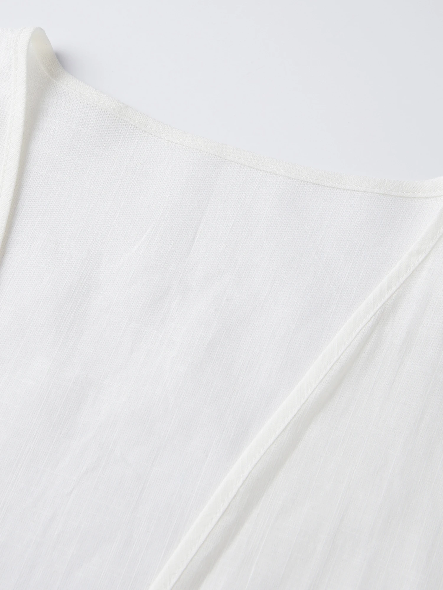 

Женский кардиган-кимоно в стиле бохо с бахромой и свободным кроем, идеально подходит для пляжа или повседневной носки.