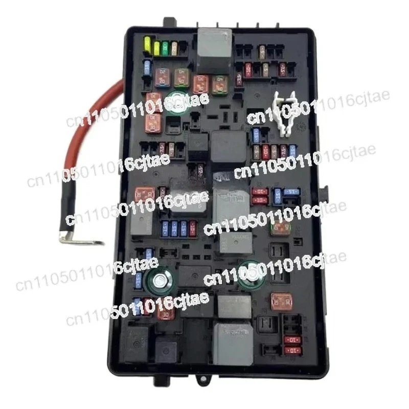 Suitable for 09-14 Fuse Box Assembly Original Dismantling Parts 09-14 Automatic