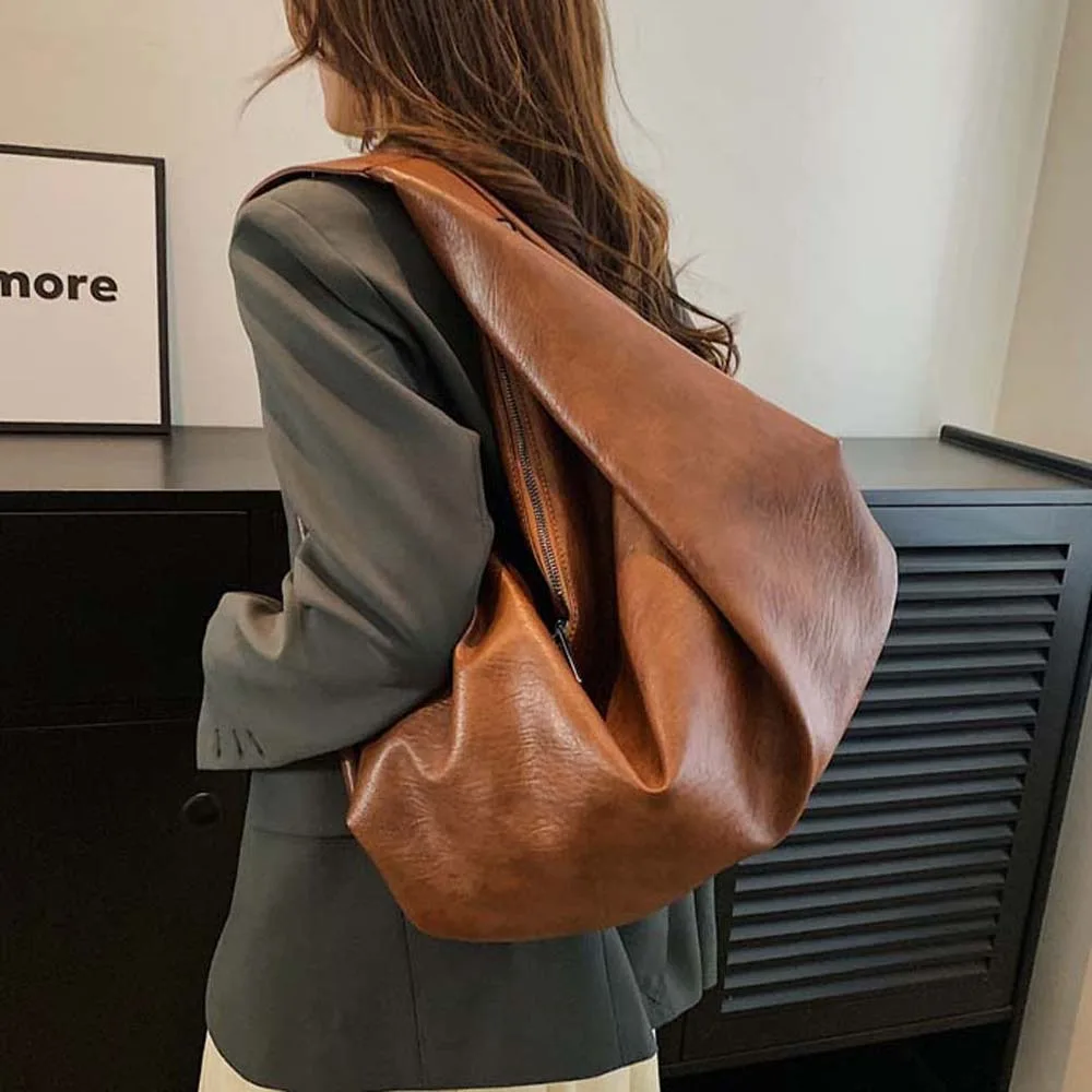 

Korean Style PU Dumpling Bag Casual Retro Versatile Commuting Handbag Anti-splash Water Polyester Large Capacity Underarm Bag