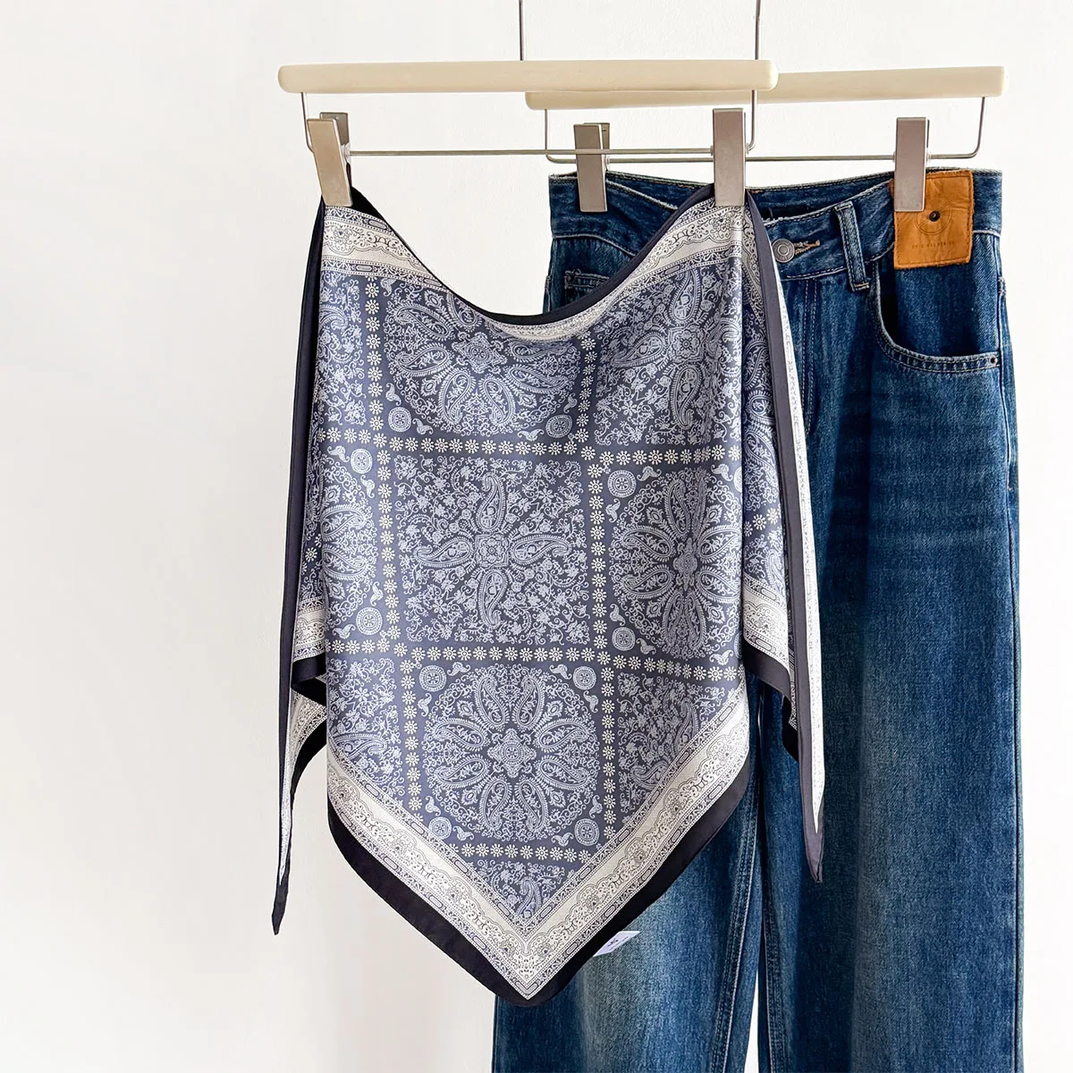 Neuer Twill-Schal, Dreieckstuch für Damen, Paisley-Halstuch, neues Stirnband, Haarbänder, bedruckter Foulard, Hijab, Wickeltücher, Bandana – Detail 6