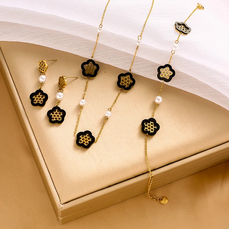 Nuevos pendientes de circonio ligeramente ajustados de cinco colores a la moda, pendientes versátiles, dulces y simples para mujer