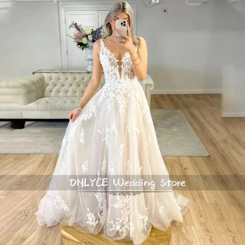 Fashion Aline Wedding Dresses V-neck Custom-Made Court Train Appliques Sleeveless Robe De Mariée Engagement Plus Size