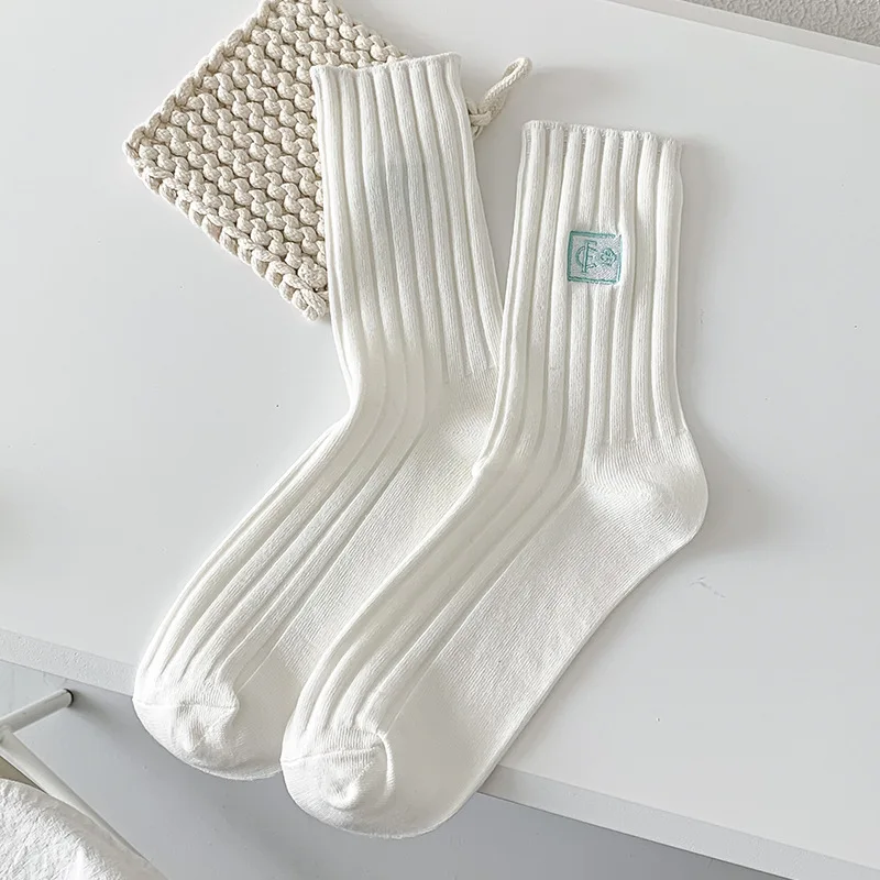 다채로운 면 자수 크루 양말 여성 패션 트렌드 일본 스타일 스택형 양말 사계절용