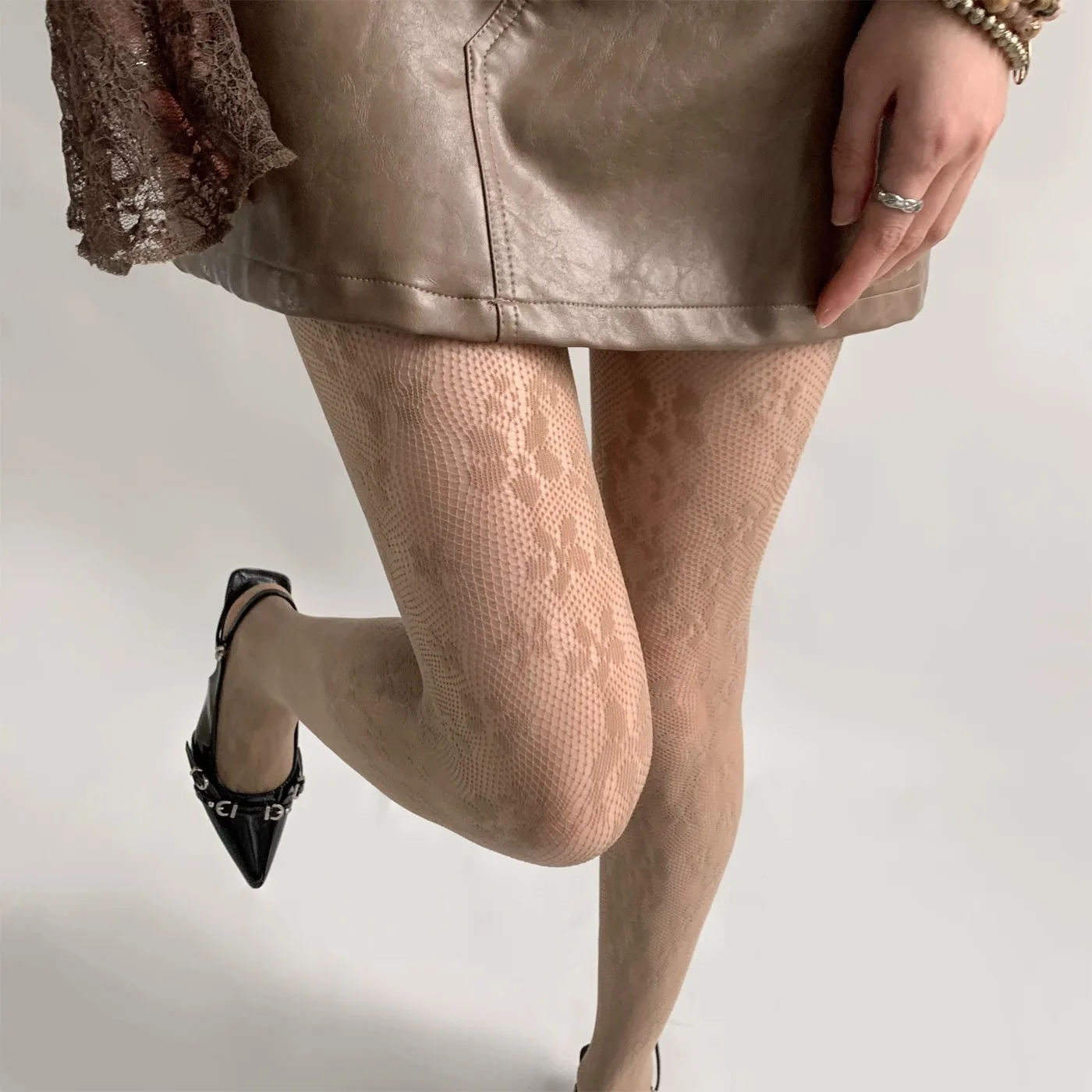 1/2 Pairs مثير الأزهار جوارب طويلة شبكية للنساء الجوف خارج شبكة الجاكار الجوارب ساكورا نمط JK نمط