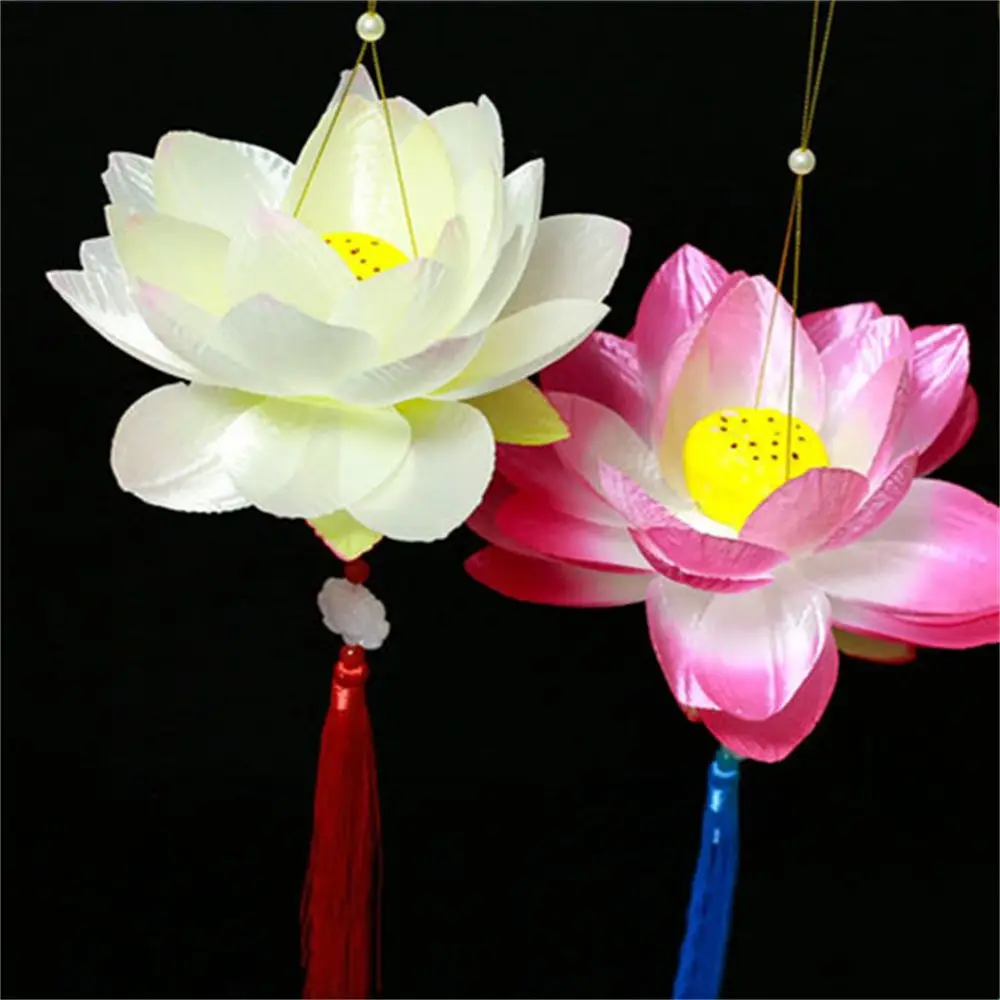 

Lovely Festival Gift Glowing Flower Lantern Portable Lotus Light Festival Lantern Mid-Autumn Lantern Lotus LED Lantern