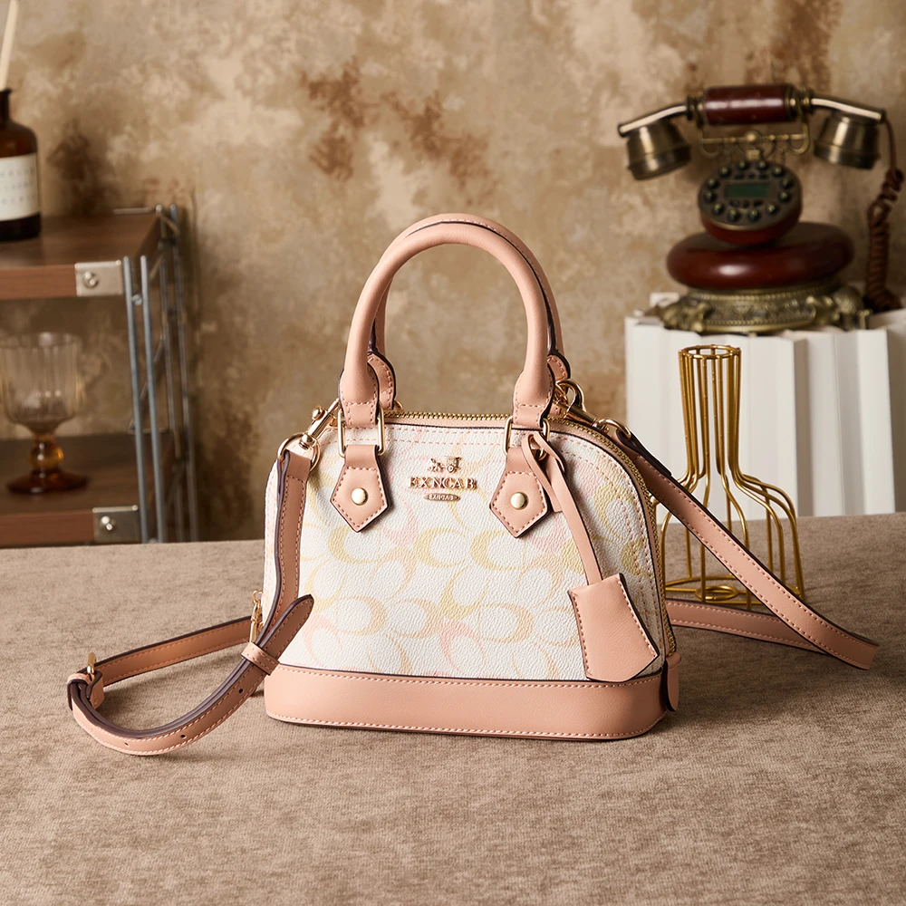 Women's handbag 2026 autumn and winter new item, light luxury high-end shoulder bag, niche design, fashionable crossbody bag