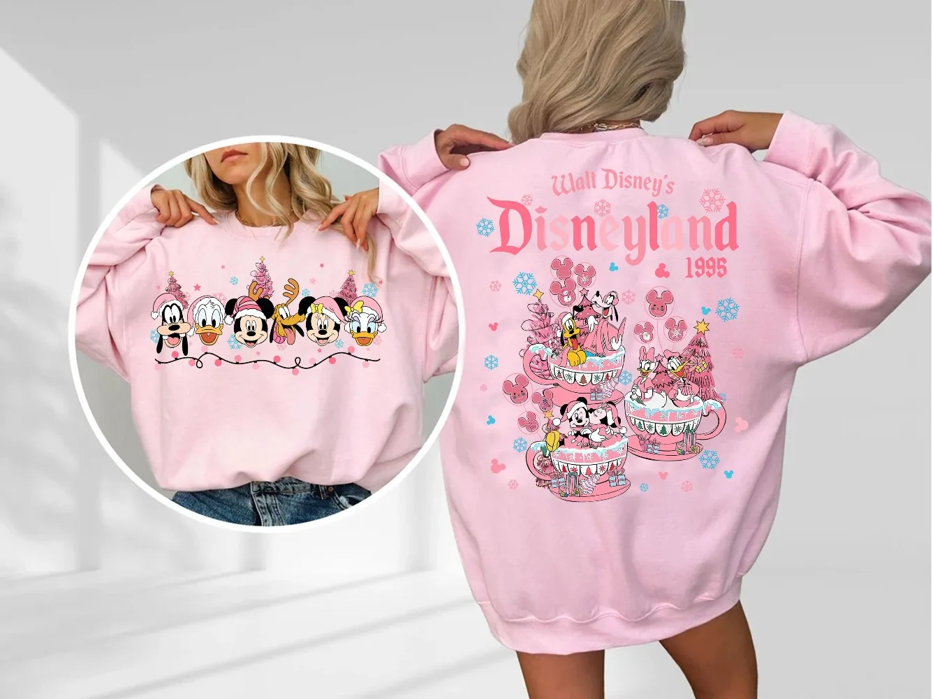 เสื้อคริสต์มาสดิสนีย์ลายมิกกี้และผองเพื่อน 2 ด้าน สีชมพู ลายมิกกี้'สเวรี่เมอร์รี่คริสต์มาสปาร์ตี้ 2025