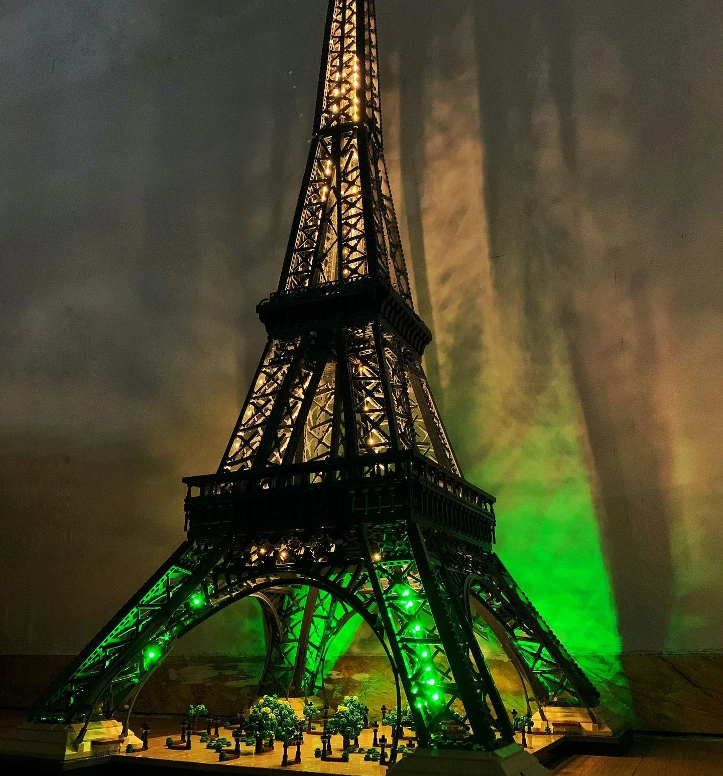 LED-Licht-Kit für Eiffelturm Paris weltberühmte Architektur Bausteine Set DIY Spielzeug (nicht enthalten Bausteine)