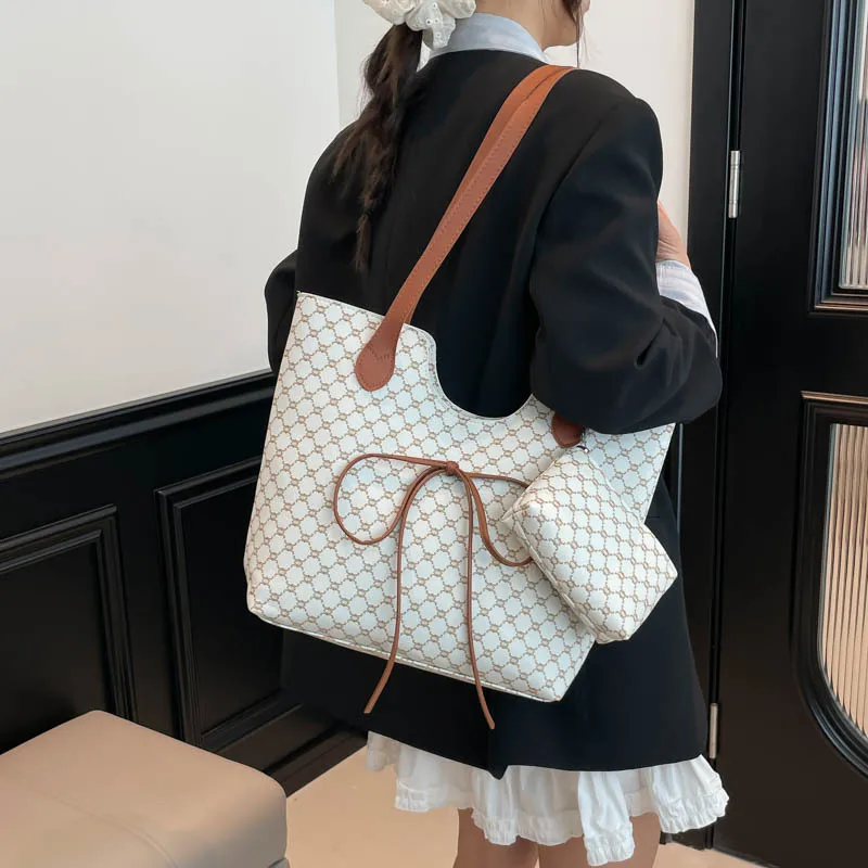 Large Capacity Shoulder Bag Women's PU Leather Handbag for Commuting and Casual Use Versatile Tote Bag Wholesale