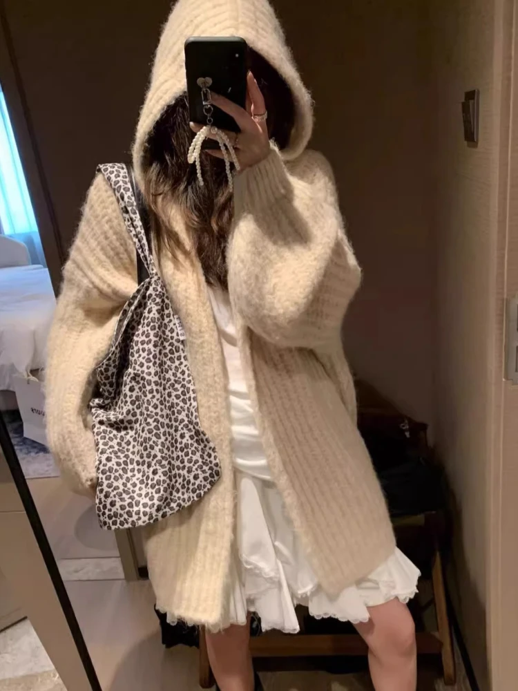 เสื้อผ้าผู้หญิงใหม่สำหรับฤดูใบไม้ร่วงและฤดูหนาว เสื้อคลุมมีฮู้ด แขนทรงโคมไฟ เสื้อแจ็คเก็ตไหมพรมแฟชั่นทรงหลวม