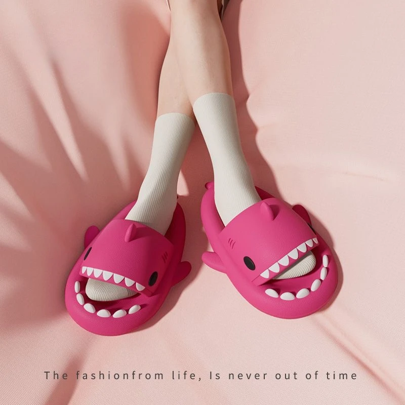 Pantofole di squalo con suola spessa 4cm donna uomo scivoli da bagno per interni Cute Cartoon 2024 scarpe estive sandali da spiaggia da strada