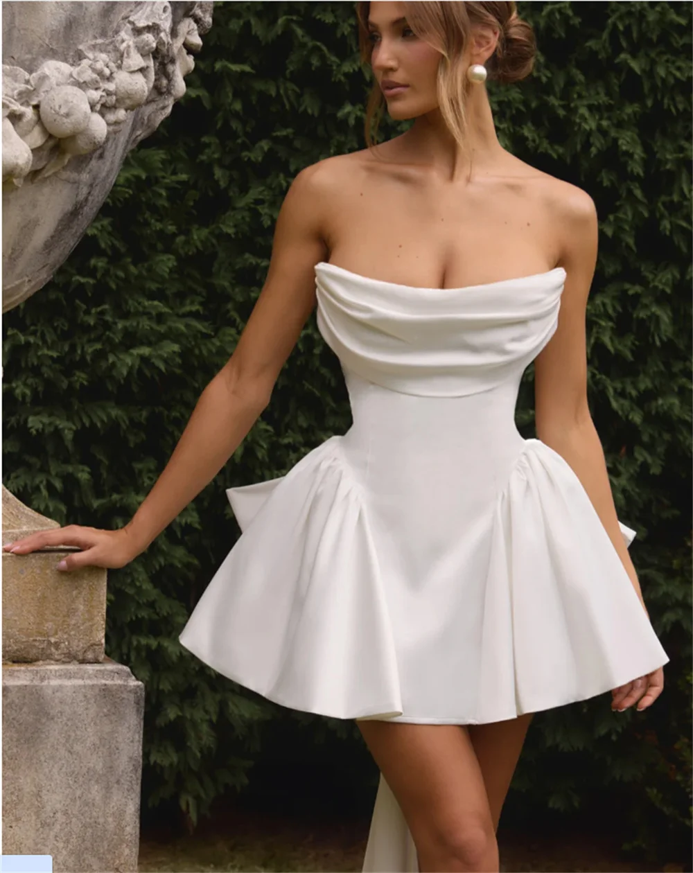 Simples plissado sem alças curto/mini cetim uma linha vestidos de casamento feito sob encomenda nupcial crescido 2025 vestido de noiva