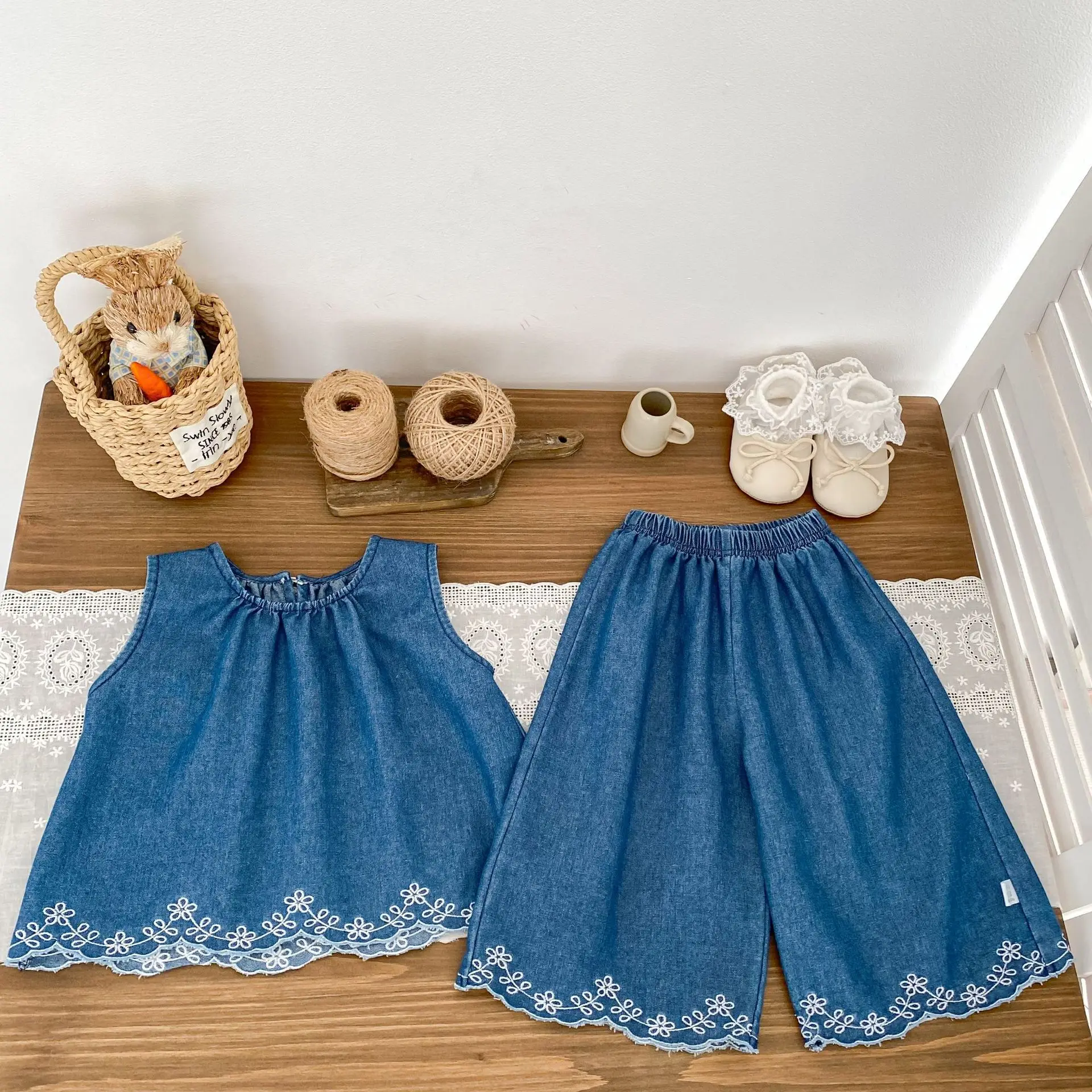 

Summer New Girl Embroidered Cowboy Set Stylish Girl Baby Sleeveless Tank Top Wide Leg Pants Two Piece Set