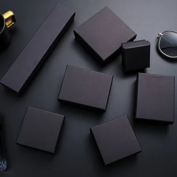 5 Stks/partij Custom Uw Logo Kraft Doos Papieren Aanwezig Verpakking Doos Ring Oorbel Hanger Bescherming Christmas Gift Box 5x5cm