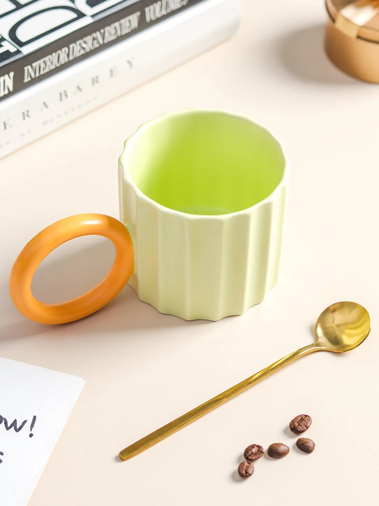 

Креативная керамическая кружка с большими ушками и кольцевой ручкой, кофейная чашка, чашка для чая, молока, питьевой воды