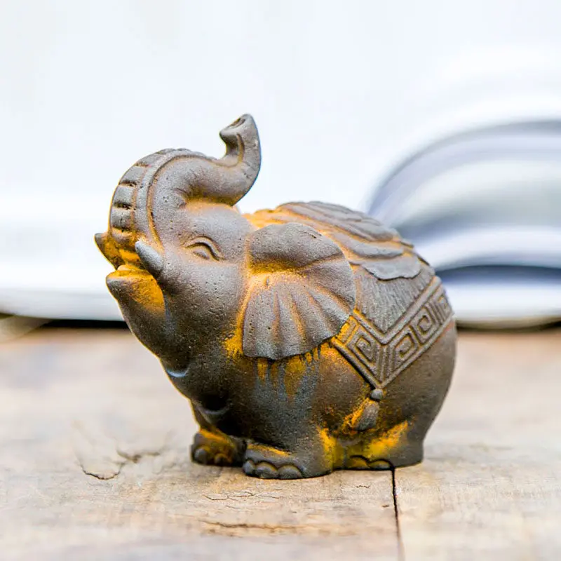Fortune-Taking Cast Iron Elephant Elephant with Curved Nose As A Small Table Decoration Craftwork Animal Ornament