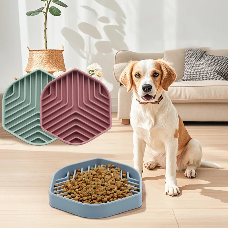 

Hexagonal Labyrinth Shape Silicone Slow Feeding Mat with Sucker Recess Design Anti Choking Pet Food Bowl Perros Accesorios