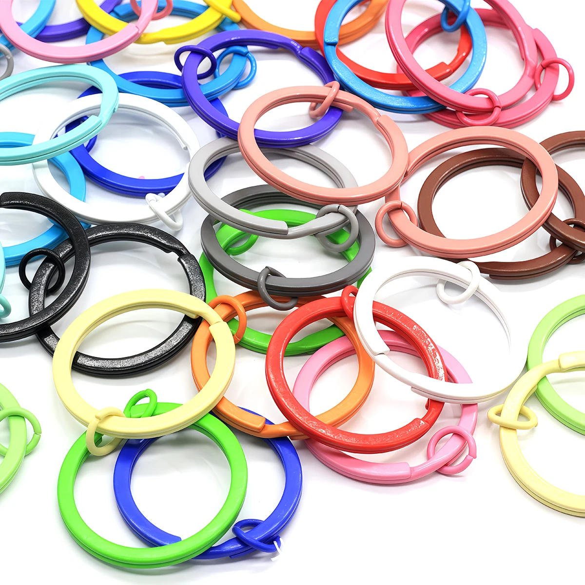 10 Stück bunte Metall-Schlüsselringe mit Sprengringen, 30 mm runder Schlüsselringhalter für die Herstellung von Schlüsselanhängern, Schmuckzubehör und Bastelmaterial. – Detail 4
