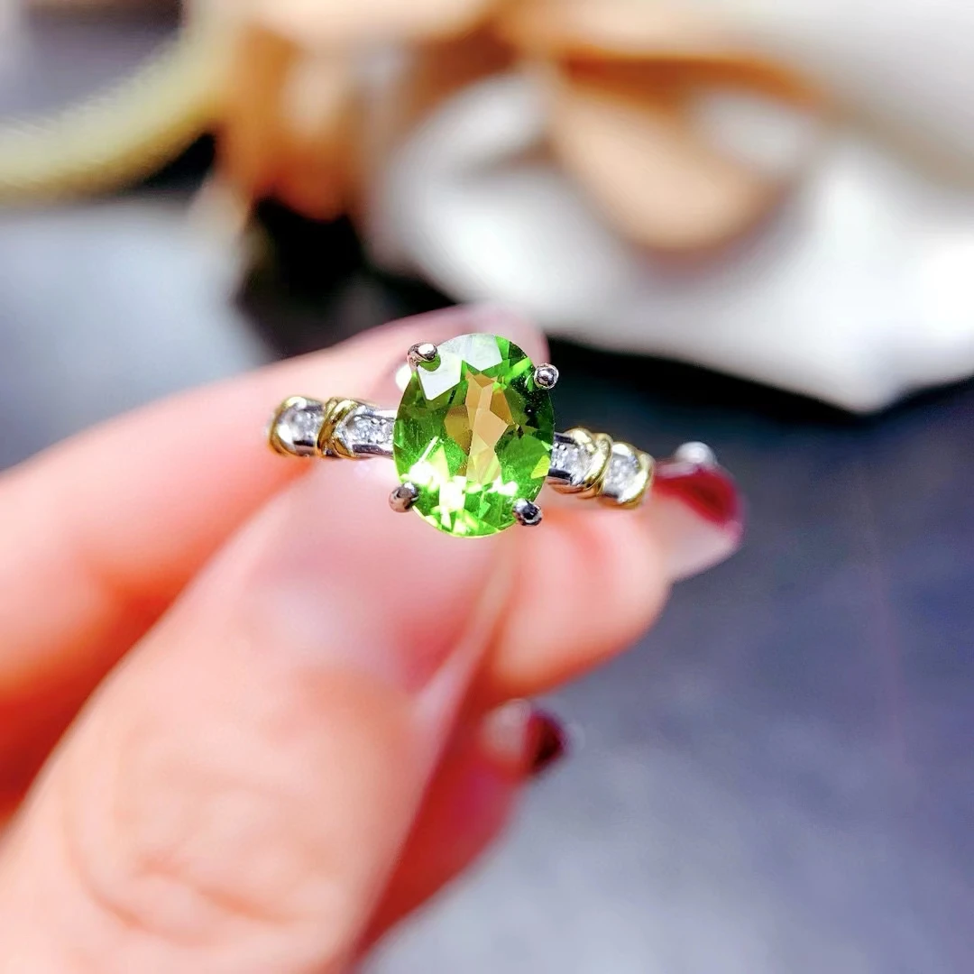 

2024 New Attractive Green Peridot Ring for Women 925 sterling silver ring Oval Natural Gem ring Birthday Christmas Gift