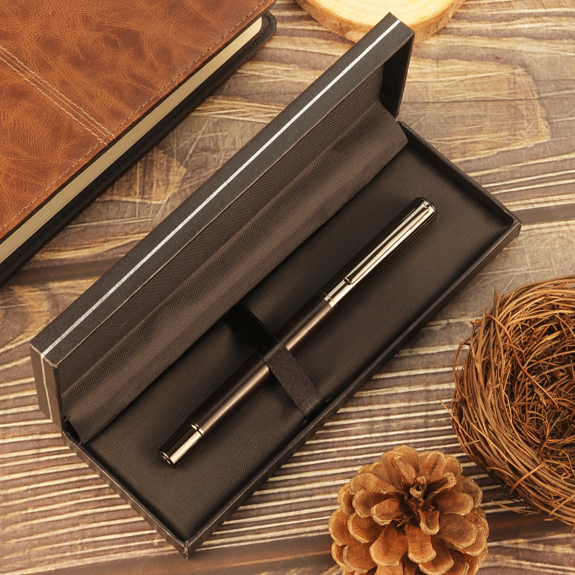1-Piece Elegant Wooden Pen - The Color of Brown or Ebony - Exquisite Silver Wire Box - Ideal Gift, Suitable for Business