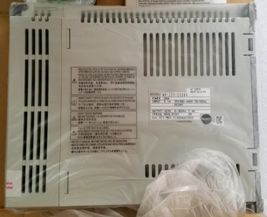 Original Genuine MR-J2S-200B4 Brand New Servo Drive，MR J2S 200B4，Fast shipping