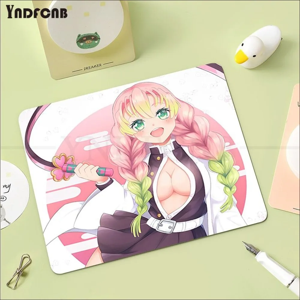 Mitsuri Anime Girl Mouse Sub, petit tapis de souris de jeu, polymère de bureau Gamer, décoration de tapis de clavier, accessoires de bureau, 25x29cm