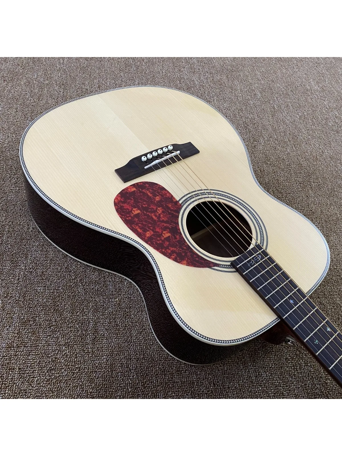 00028 Akustikgitarre Clapton Signature Palisandergriffbrett 2025