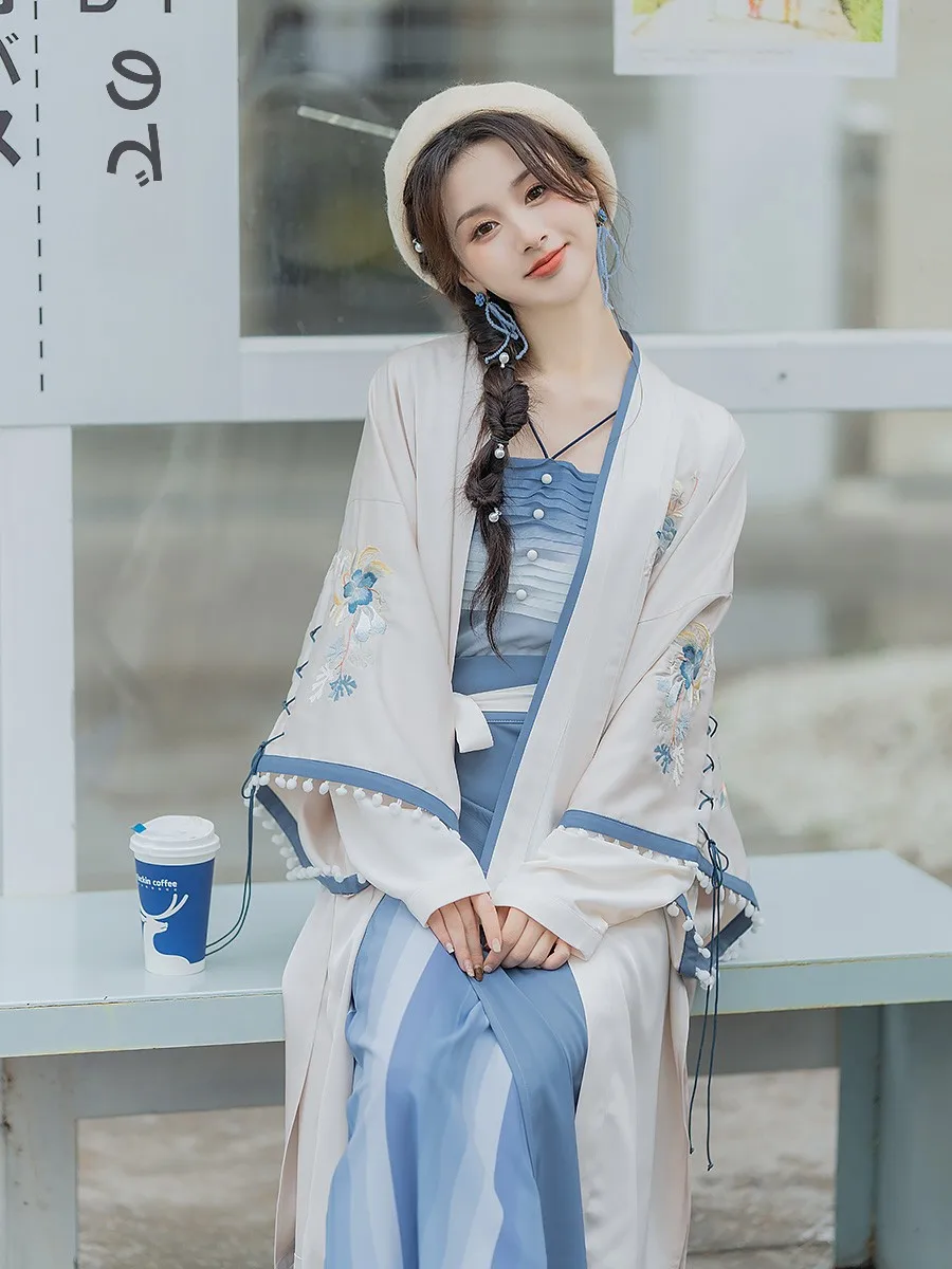 

Оригинальное женское повседневное платье Ханьфу с вышивкой «Облака, Луна, Синее море», улучшенная версия в стиле династии Сун, новое китайское национальное платье.