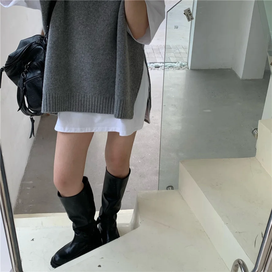 クラシックルーズ & 厚いスタイルウールブレンドベスト女性のニットビッグ V 襟セーターノースリーブサイドフォークデザイン高品質トップス