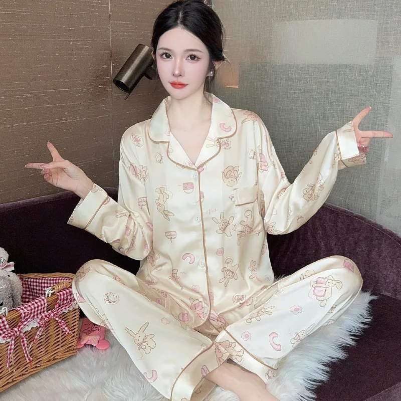 

Новинка лета 2026: Модный высококачественный домашний комплект для женщин — пижама с отложным воротником, принтованный однобортный топ с длинными рукавами и длинные брюки