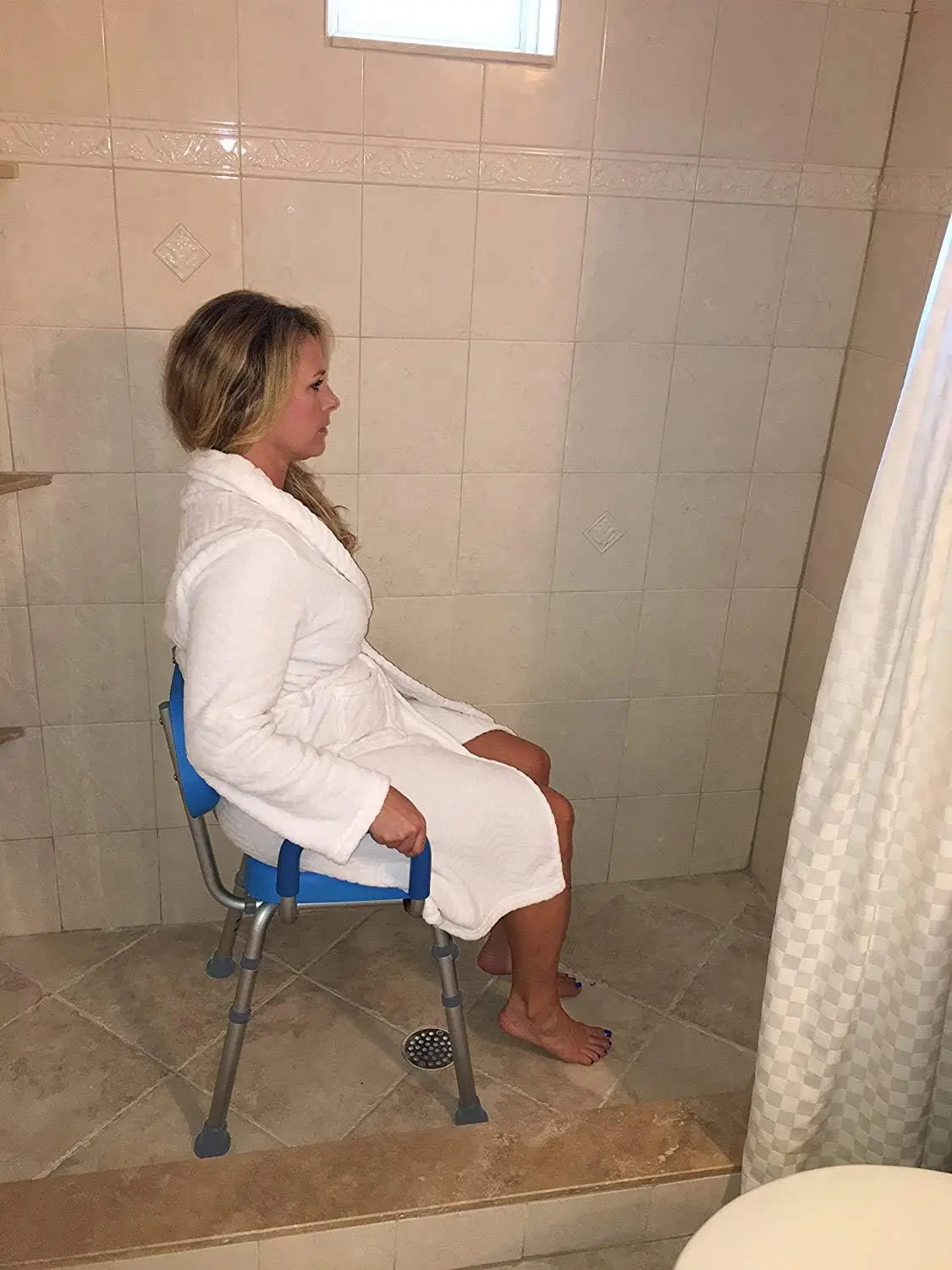 Silla de ducha y baño acolchada con reposabrazos y respaldo, para seguridad de personas mayores y personas mayores, altura ajustable, calidad institucional, B