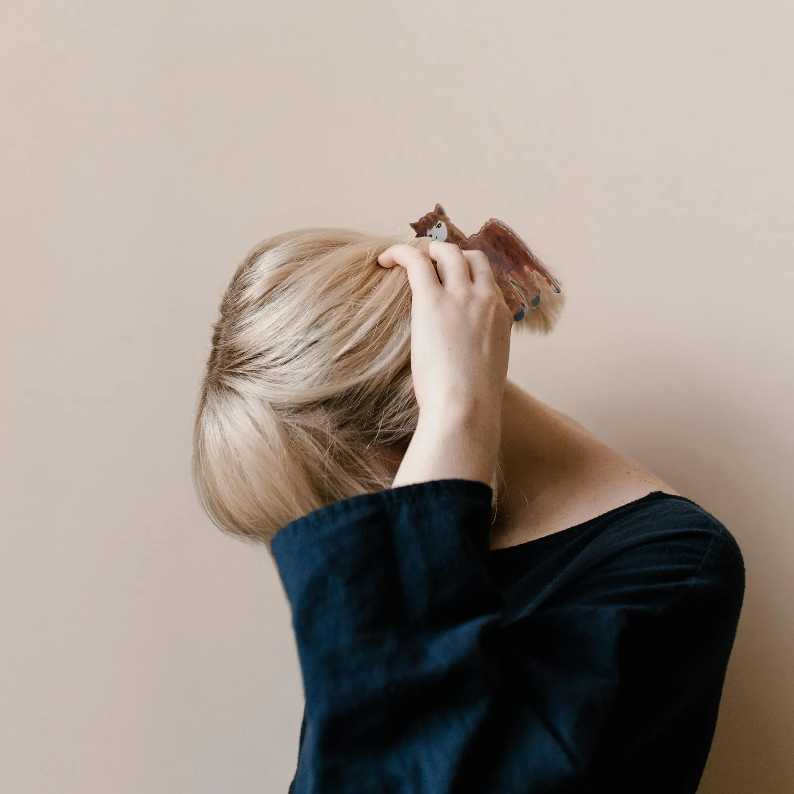 

Cute Animal Cartoon Acetate Hair Claw Clip Soft Pastel Small Alpaca Hairpin Creative Jaw Clip Hair Accessories for Daily Wear