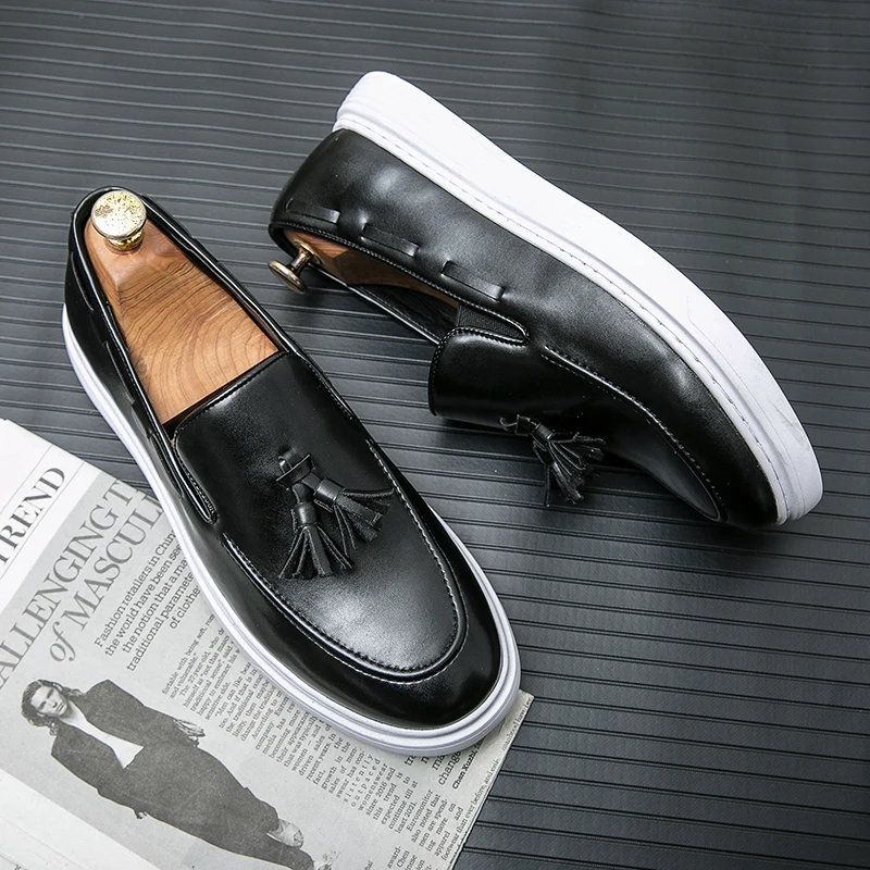 Male Wedding Party Flats Tasseled Loafers Casual Business Footwea Leather Mens Shoes New Dress Shoes Slip-on Office Formal Shoes