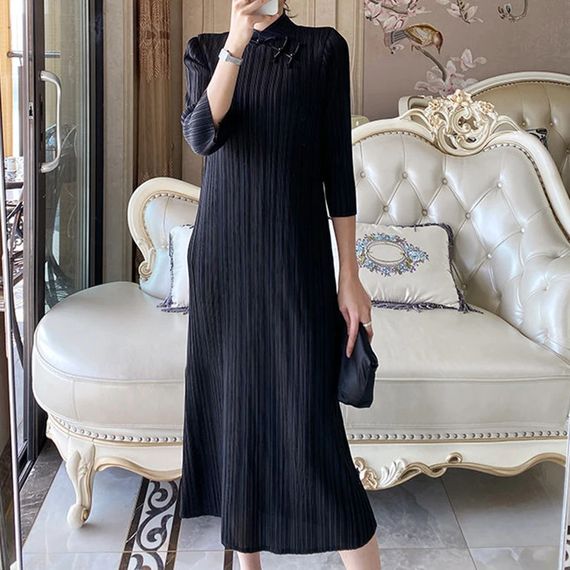 Retro Chinese style improved version pleated cheongsam skirt, red medium long style New Year dress, high-end  women's clothing - Image 4