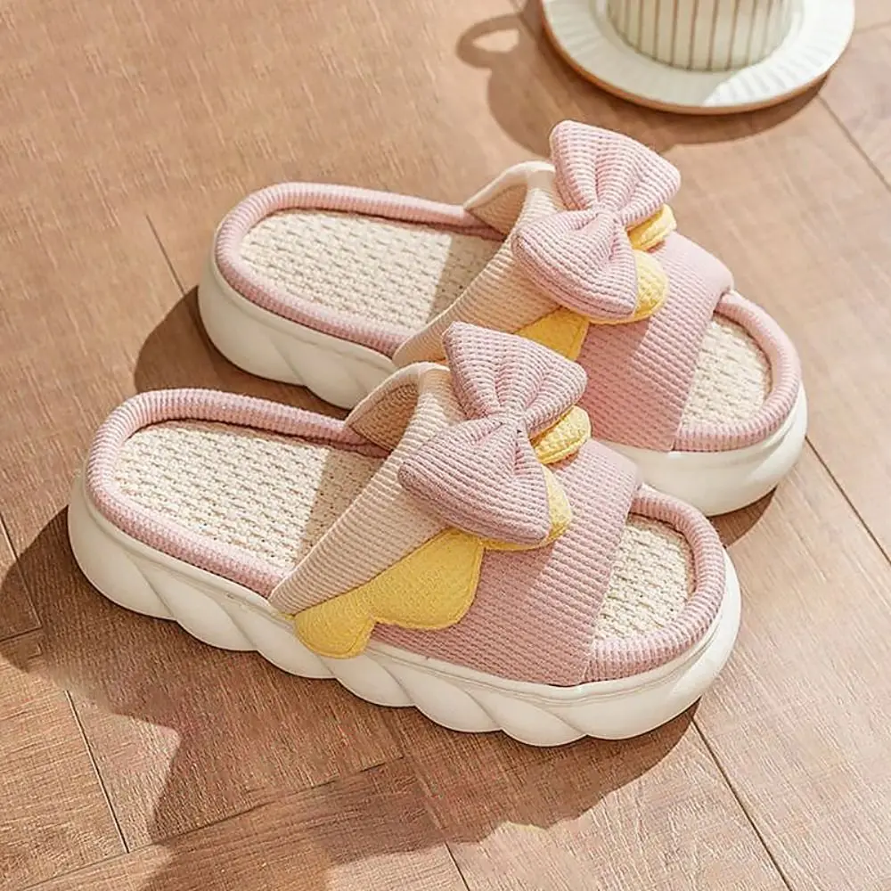 

1 пара милых нескользящих женских льняных тапочек с бантом, удобные тапочки с бантом на толстой подошве, сандалии на плоской подошве с бантом, мягкие женские шлепанцы, пляжные