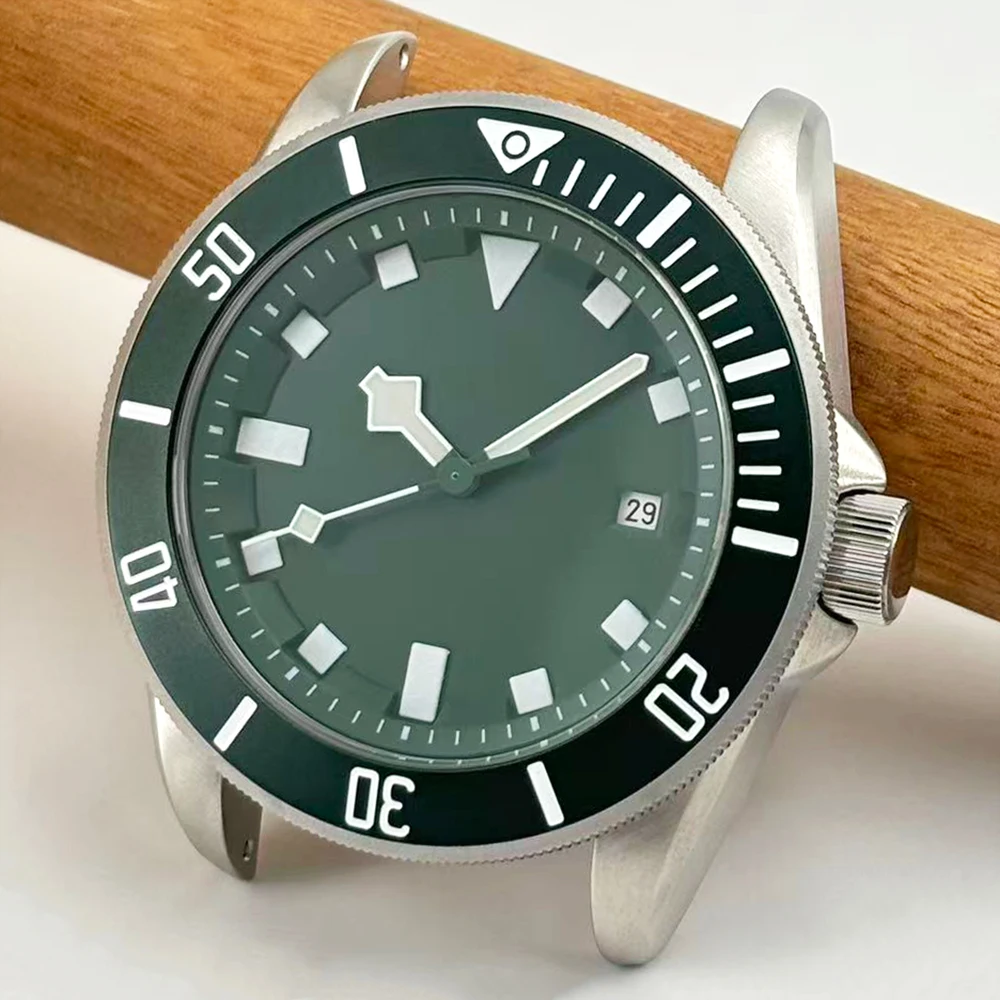42.5mm men's high-end watch head, equipped with Miyota8215/ST1612 movement, equipped with black dial, waterproof design