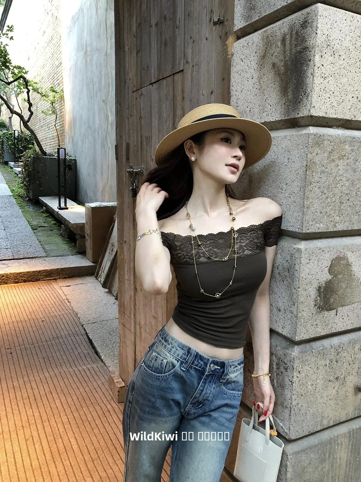 

Wild Kiwi Lace Splice One oulder ort Sve T-irt Women's Slimming Sexy Exposure Top Korean Sle Commute Pure Color