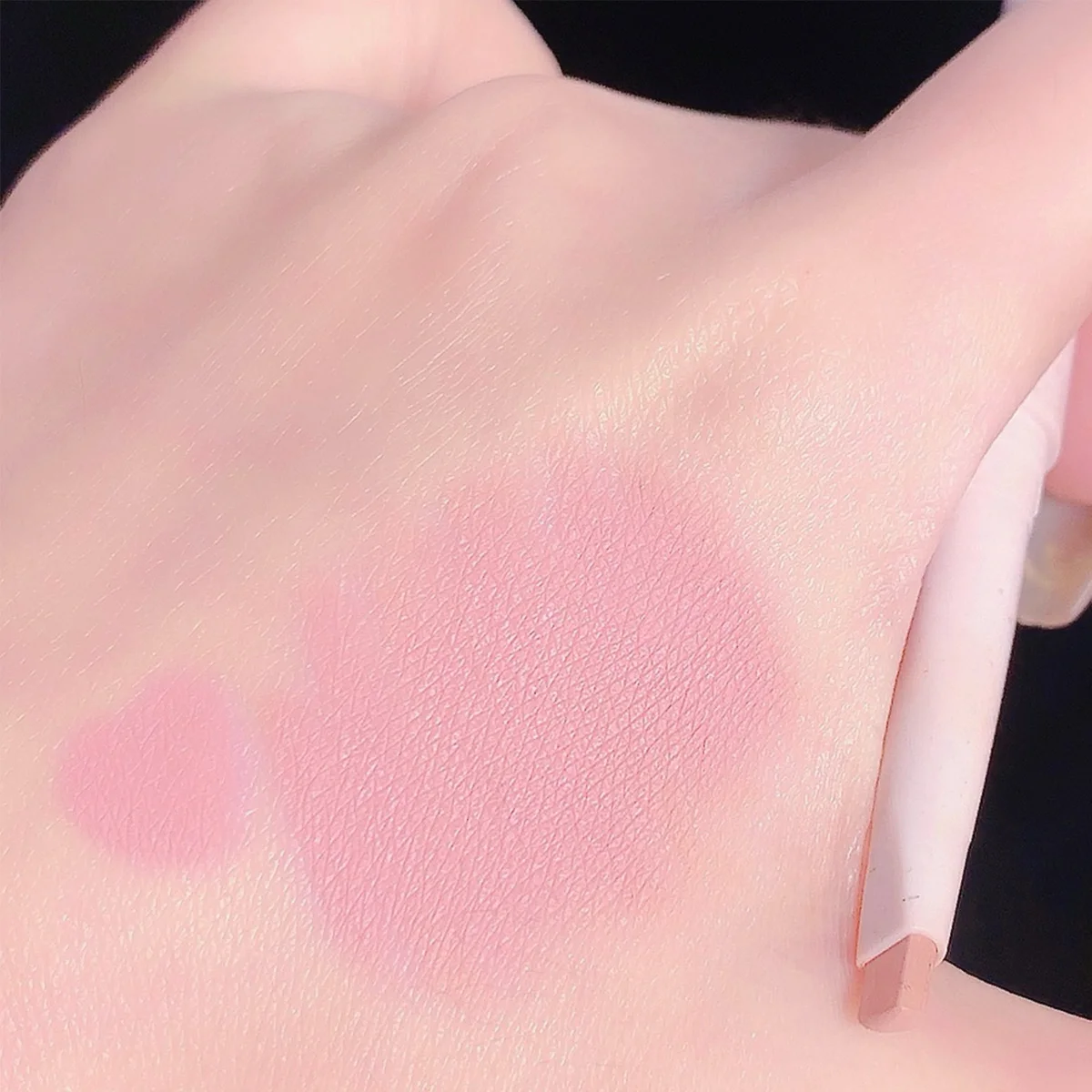 أداة مثالية لبطانة الشفاه غير اللامعة للمكياج اليومي العاري مقاومة للماء والعرق واثنين في واحد لملء وتحديد الخطوط العريضة