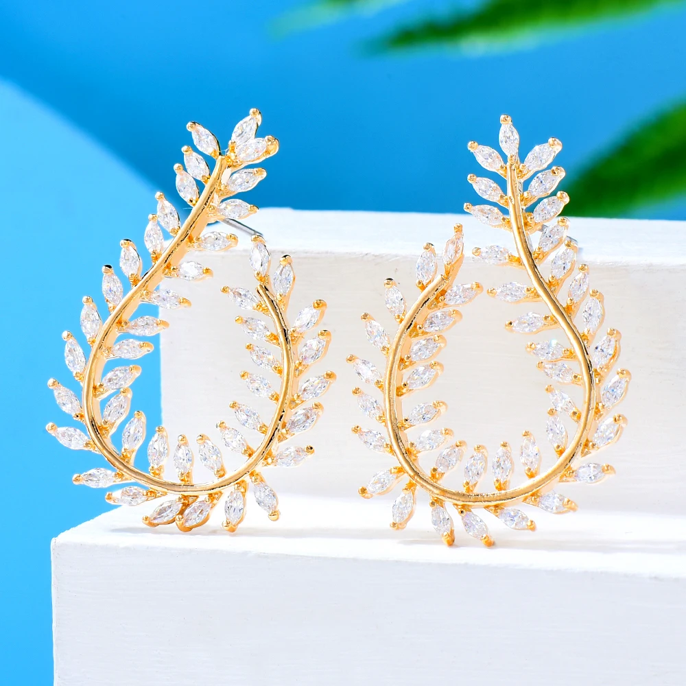 

Soramoore Luxury CZ Shiny Charm Drop Earrings For Women Wedding Bridal Jewelry aretes de mujer modernos 2022 New Fashion